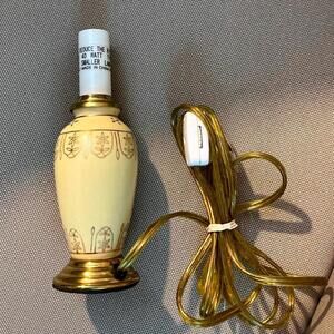 Vintage Hollywood Regency Ivory & Gold Boudoir Vanity Accent Lamp Jardiniere